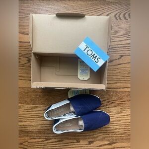 Toms slip on​​​
